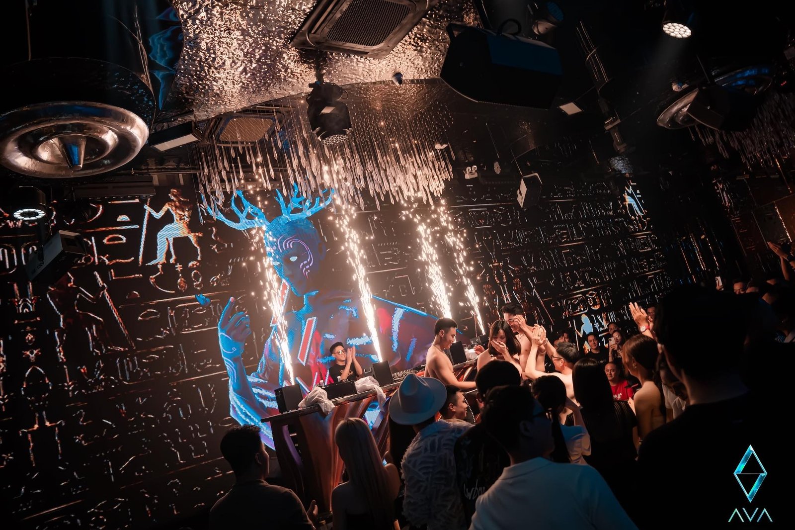 AVA Lounge — bar in Hanoi